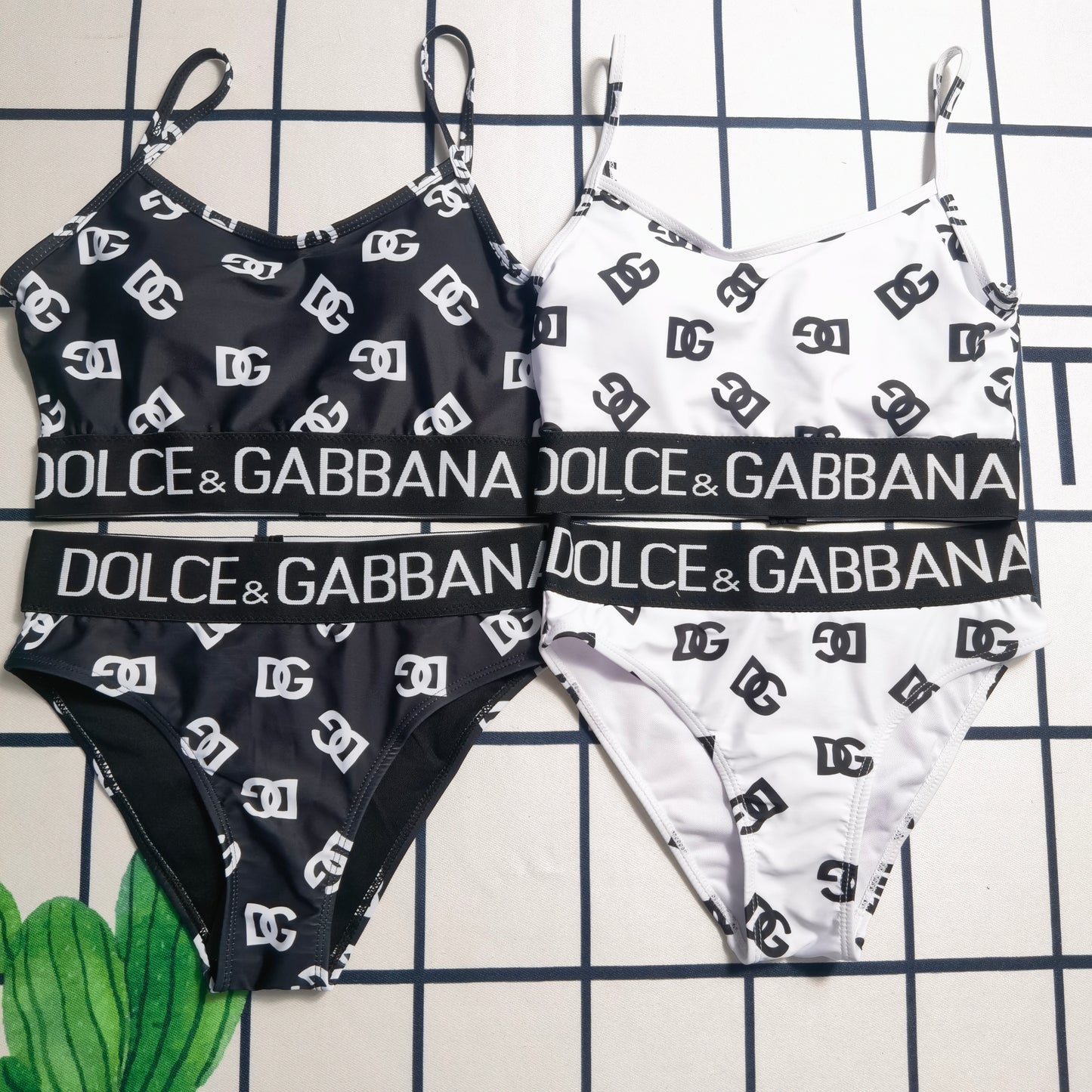 14A194YDE Stylish Bikini swimsuit
