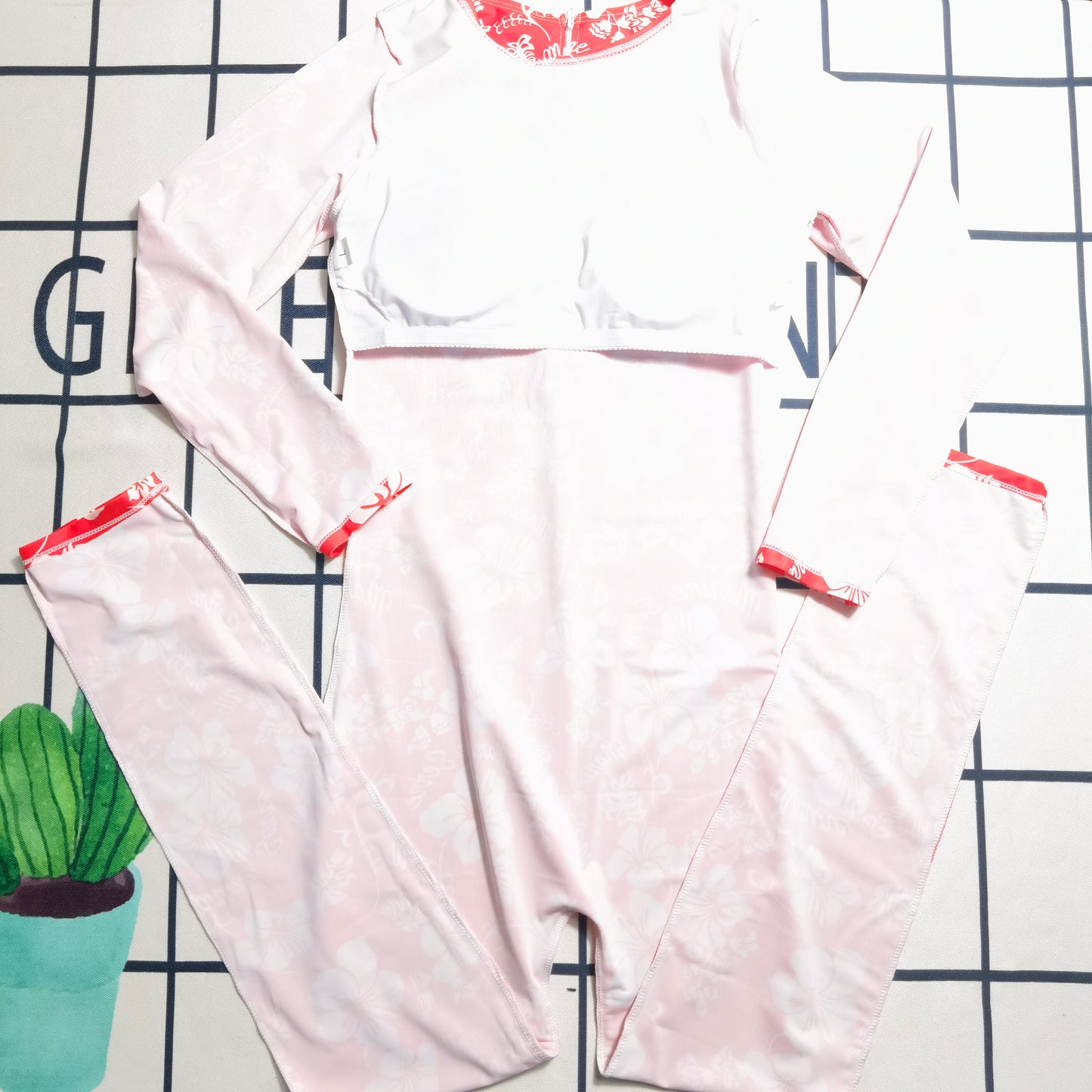 14A134YDE Stylish Long sleeve swimsuit