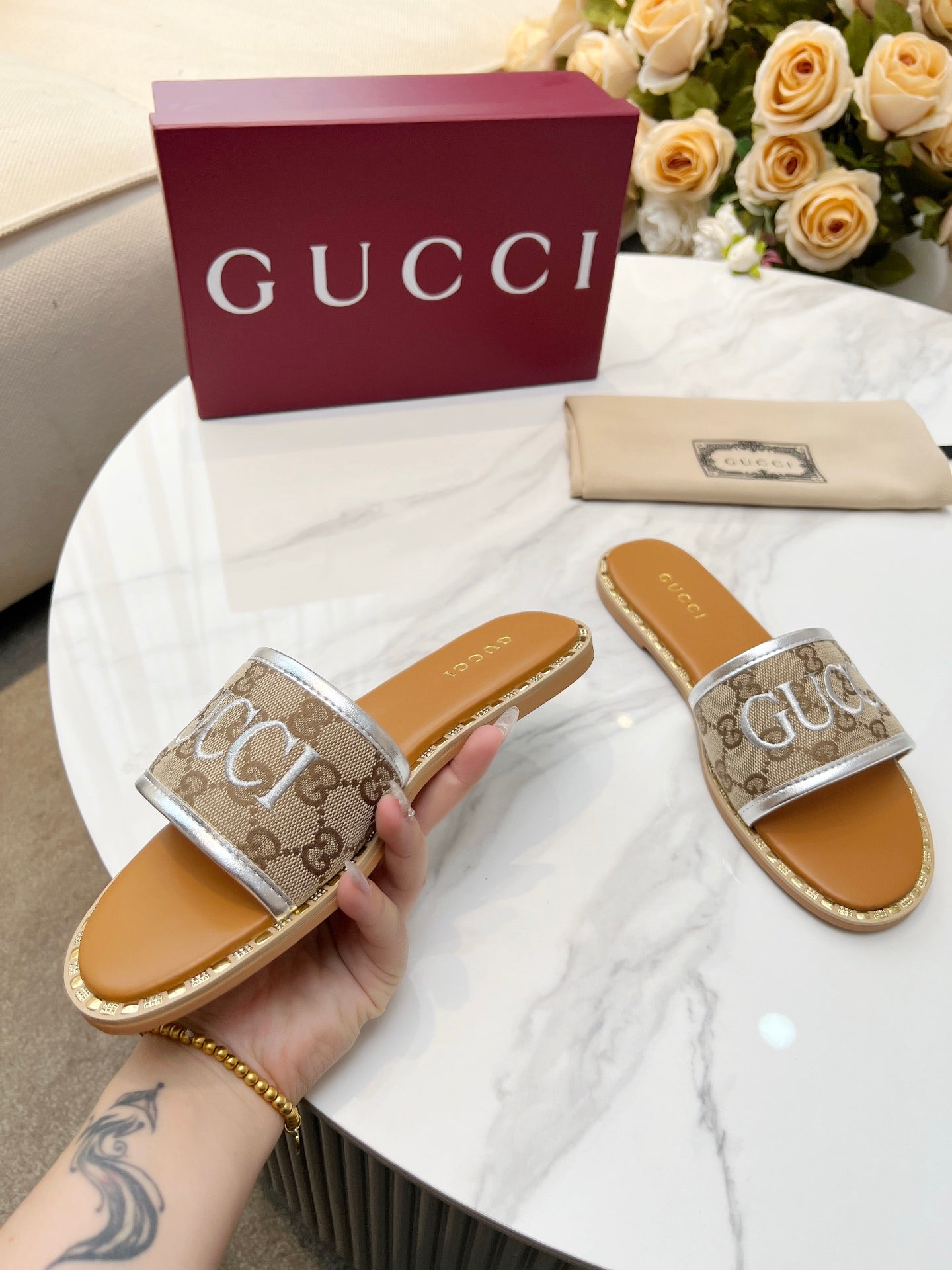 255QB29ZDE Stylish leather Slippers