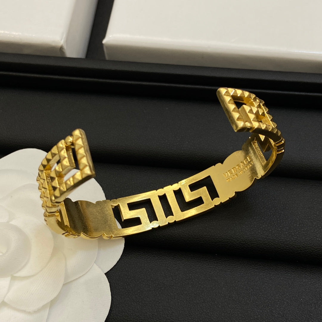 1NV61KDE Stylish bracelet