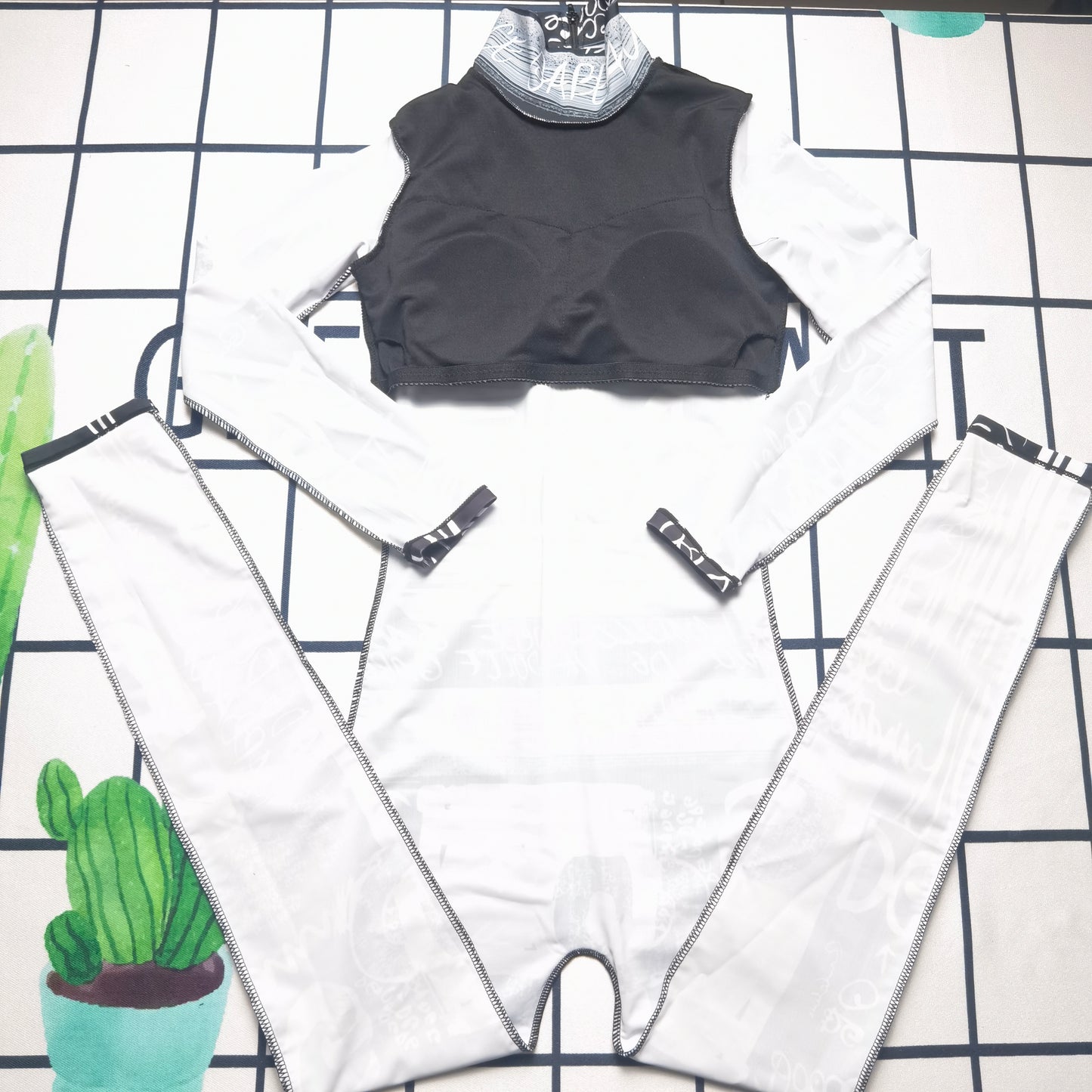 14A162YDE Stylish Long sleeve swimsuit