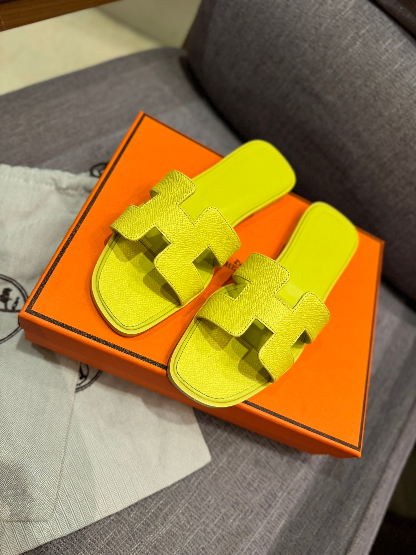 155ZH311ZDE Stylish Slippers