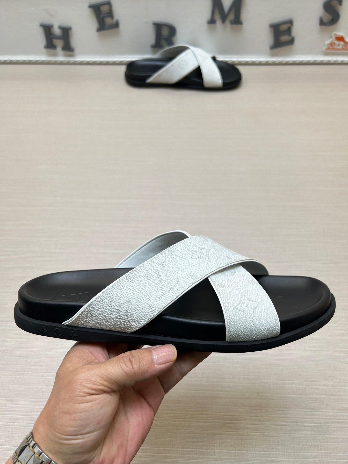 54E58ZDE Stylish slippers