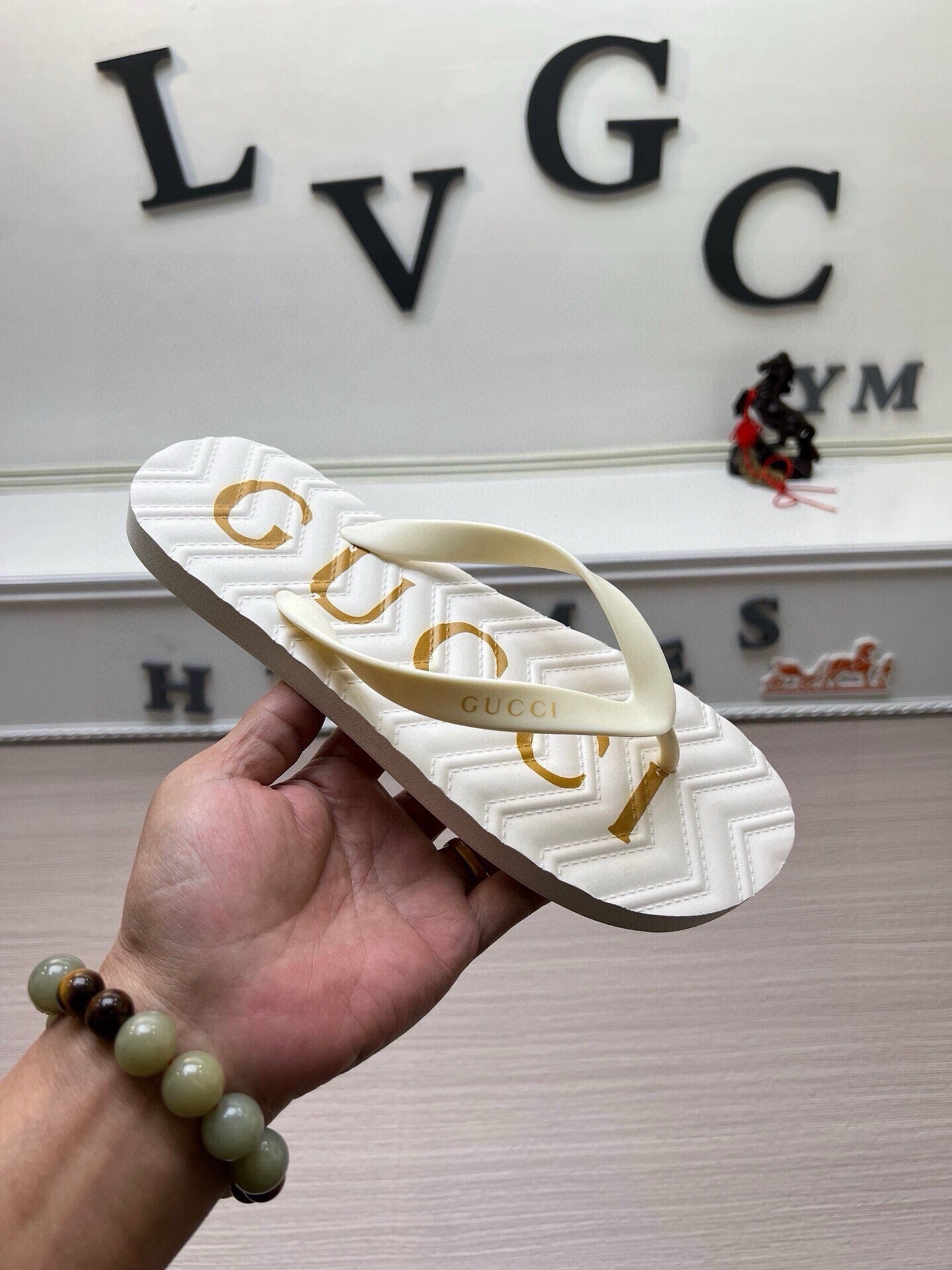 54B39ZDE Stylish slippers