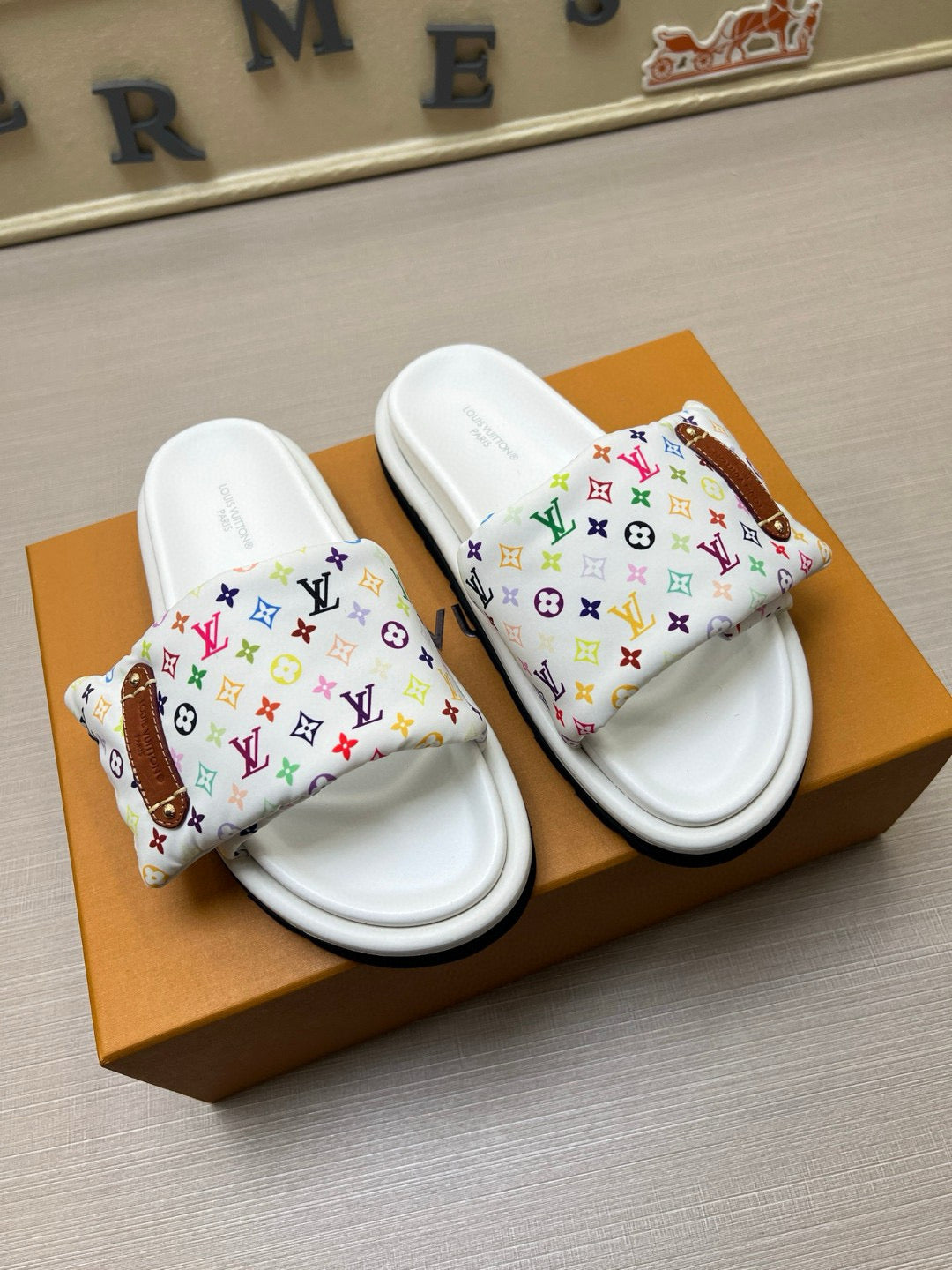 5QE6ZDE Stylish Slippers