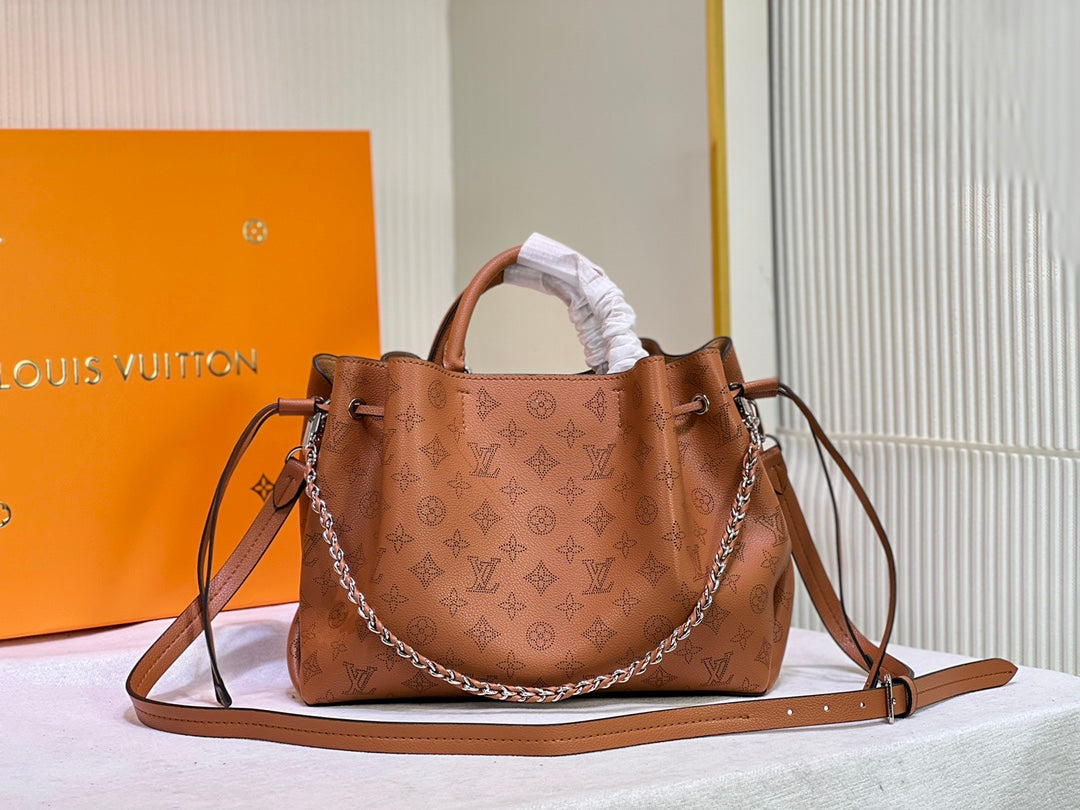 15XE13BDE Stylish leather bag)