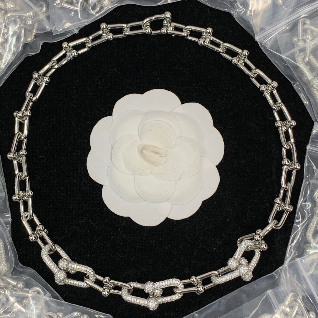 8XT32XDE Stylish Earring Bracelets Necklaces
