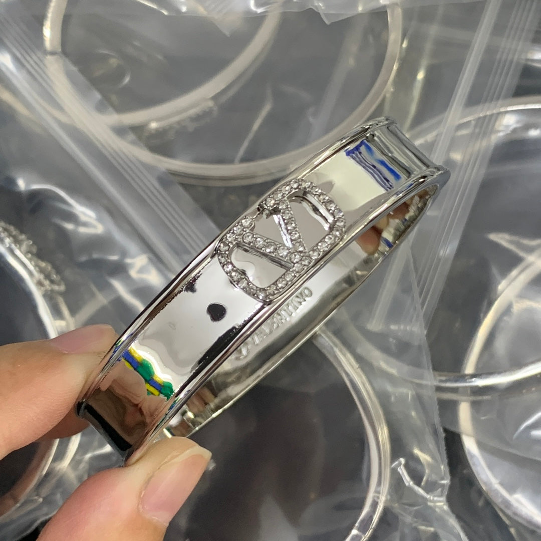 84VL41KDE Stylish Bracelets