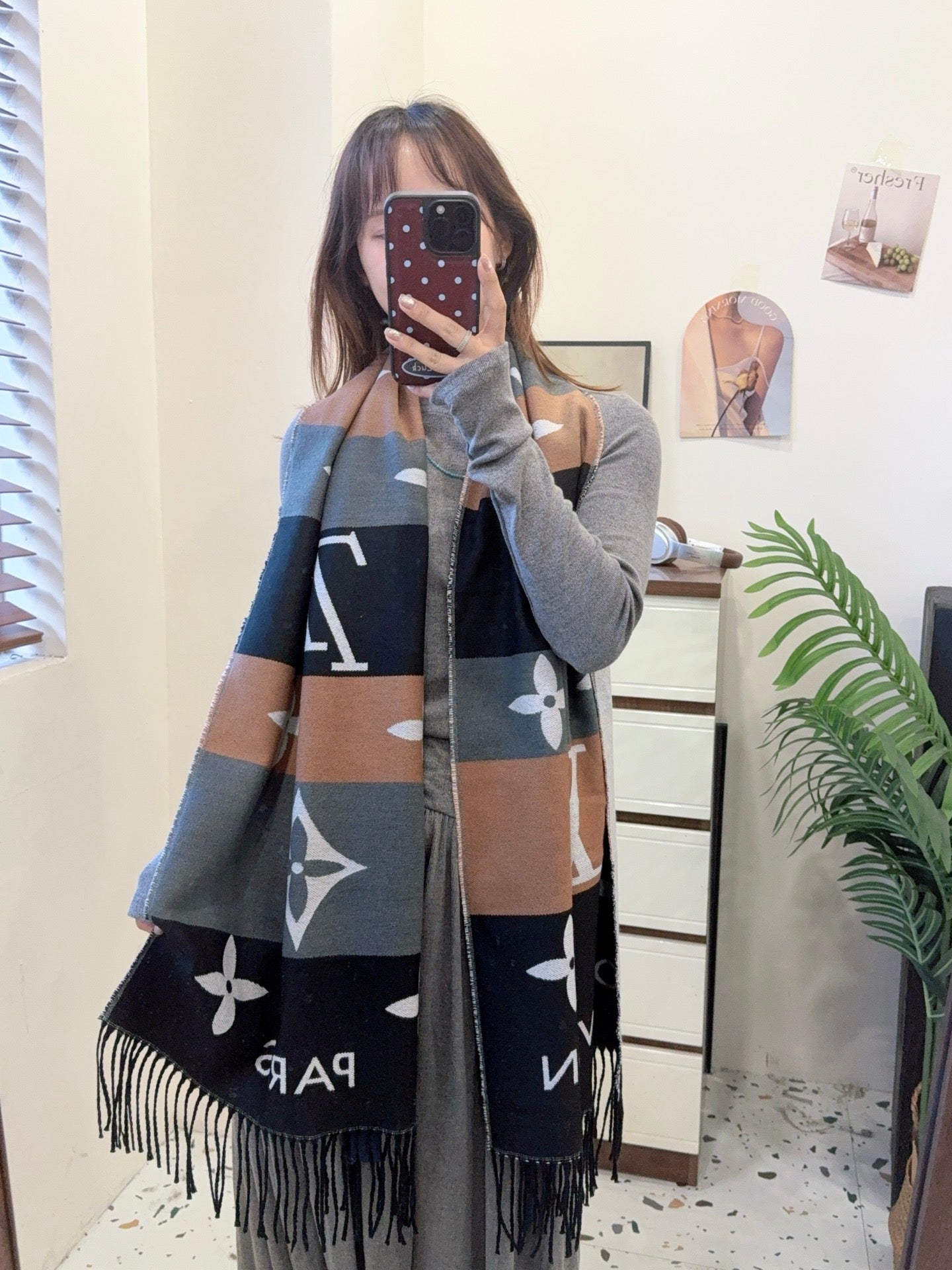 175RE43WDE Stylish Winter Scarves