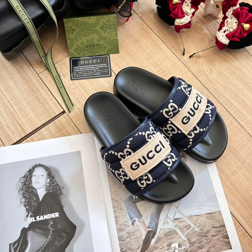 14B84ZDE Stylish Slippers