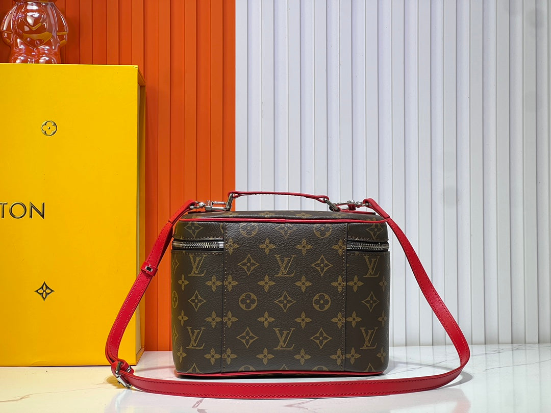 15XE10BDE Stylish leather bag
