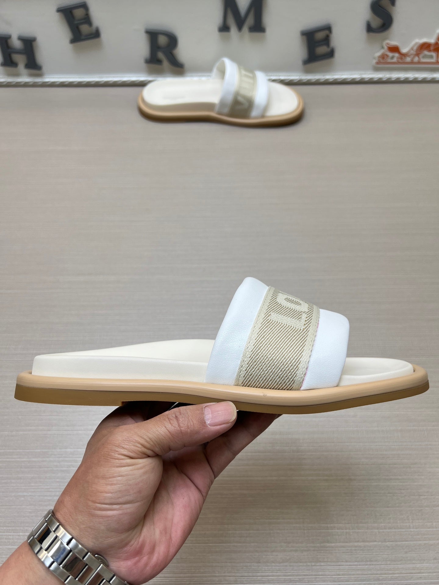 535ZE298ZDE Stylish Slippers