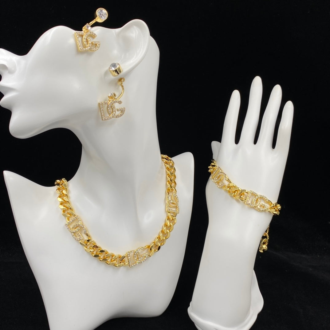 1XA581XDE Stylish rEarrings Bracelets Necklaces
