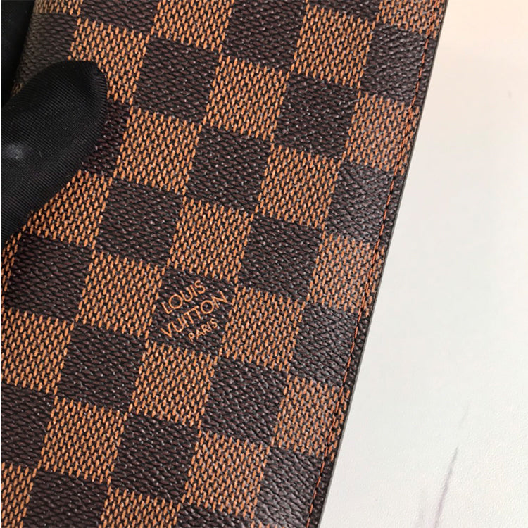 E2BDE Stylish leather wallets