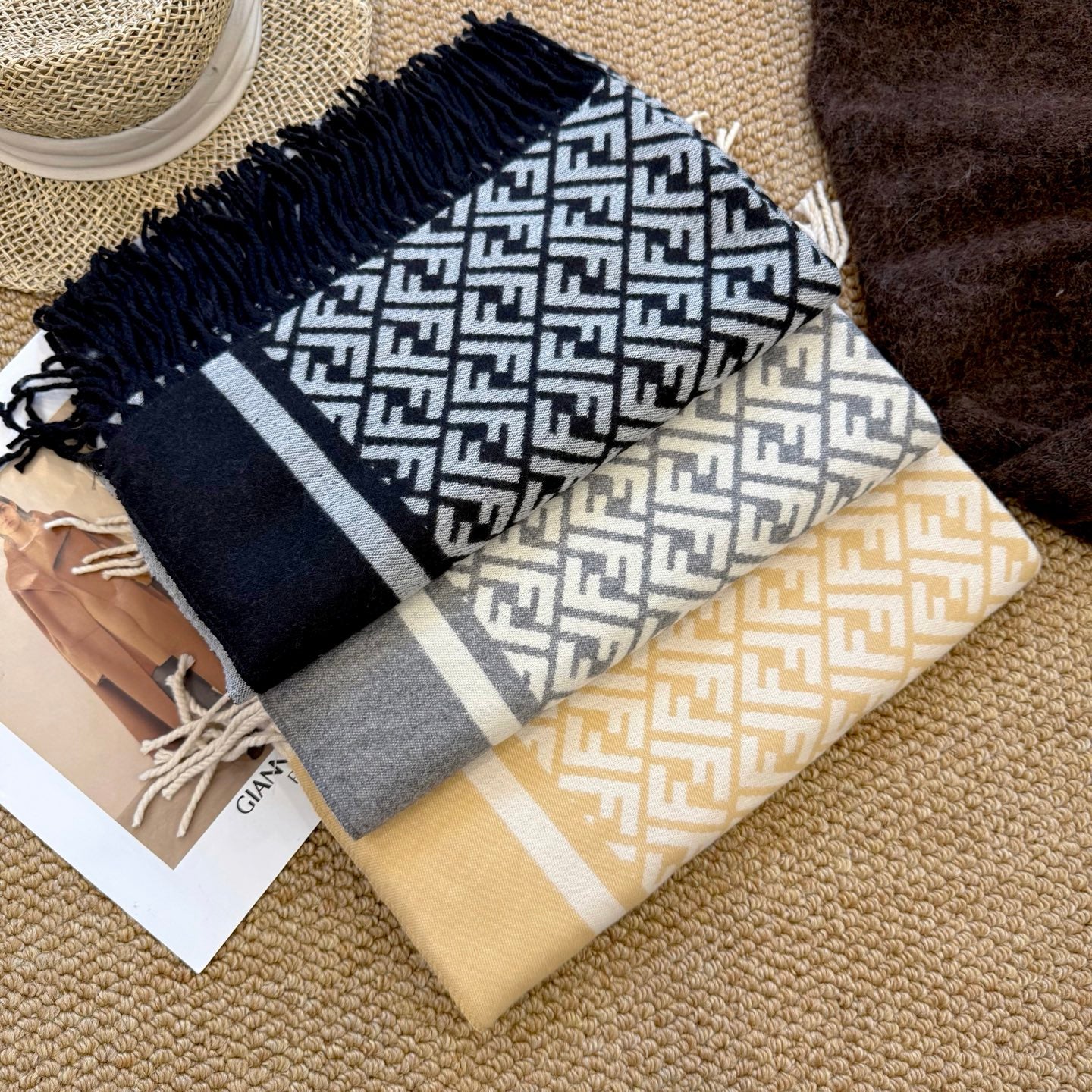 185ZF60WDE Stylish Winter Scarves