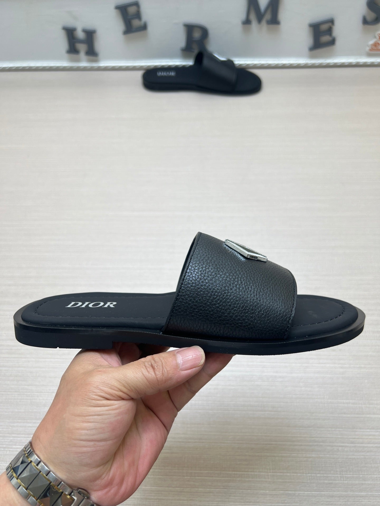 54D77ZDE Stylish slippers