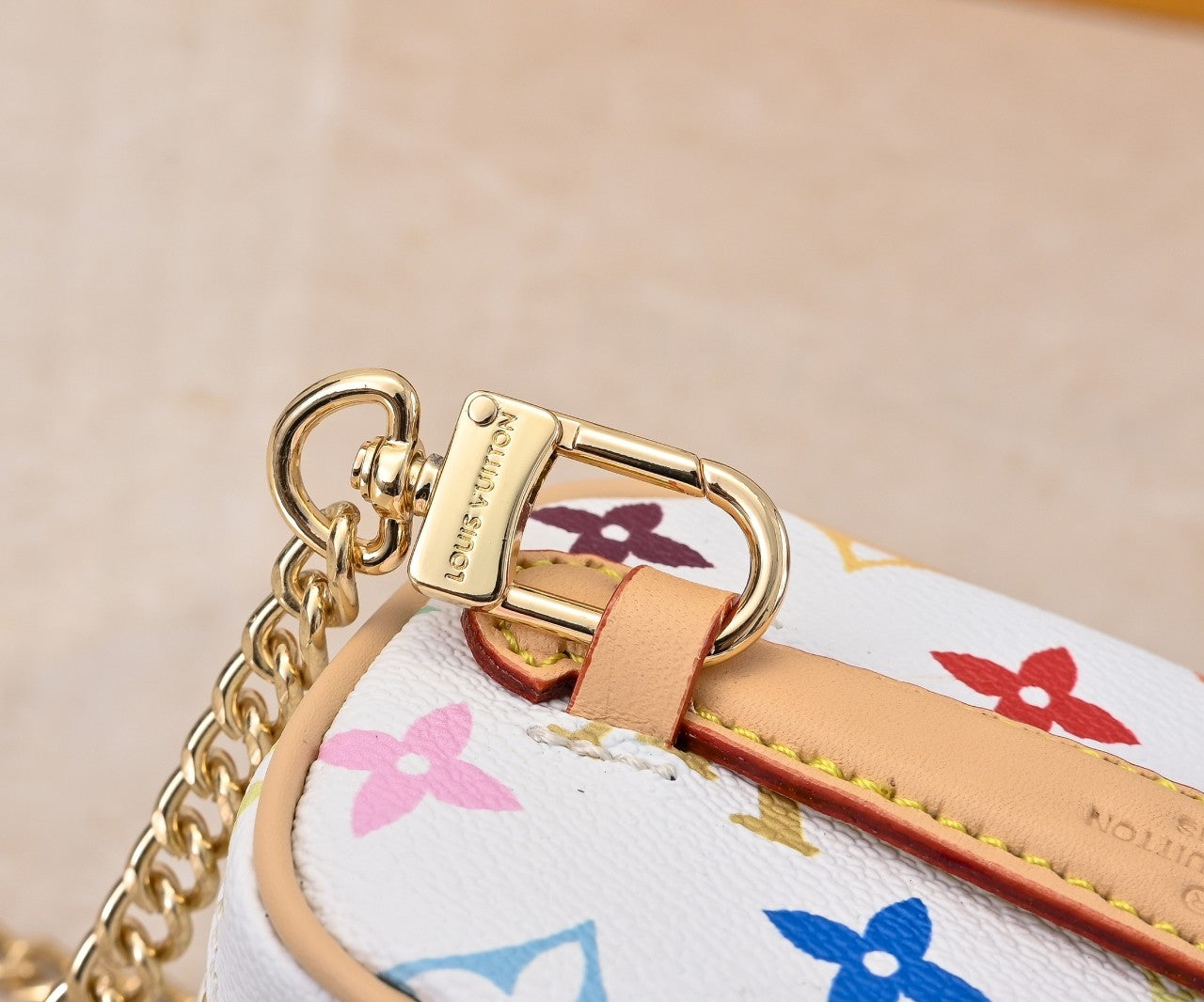 15XE11BDE Stylish leather bag