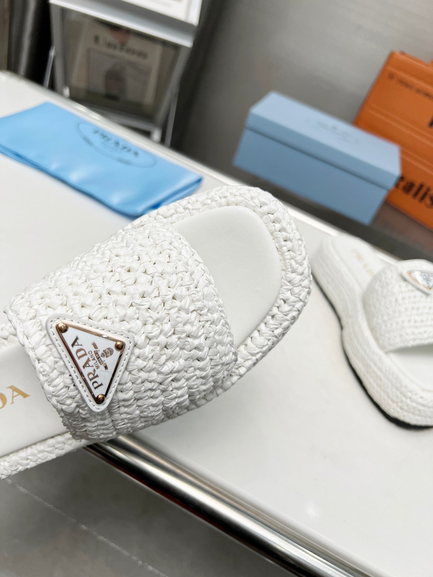 14PD27ZDE Stylish slippers