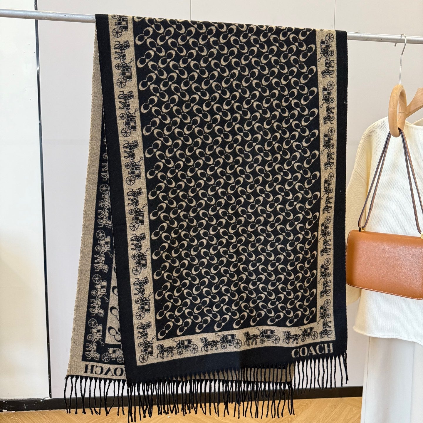 185ZH67WDE Stylish Winter Scarves