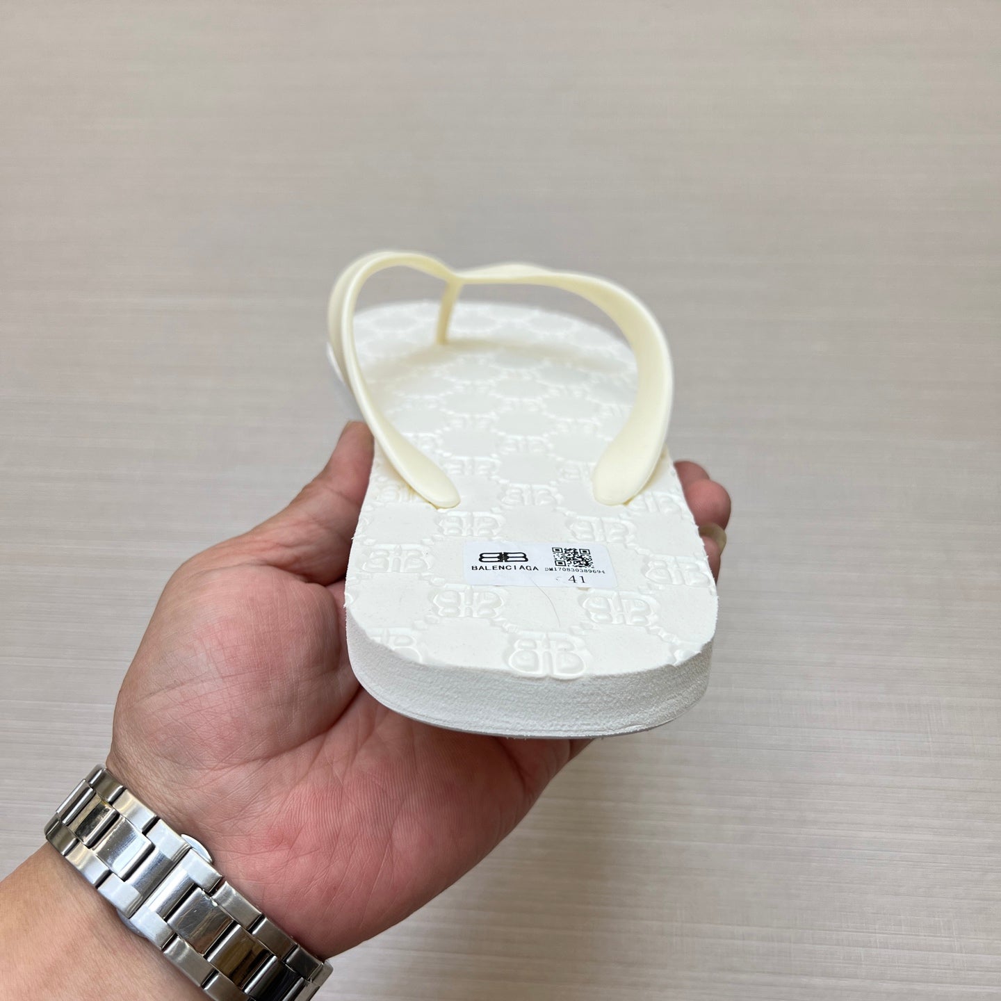 5QB16ZDE Stylish Slippers