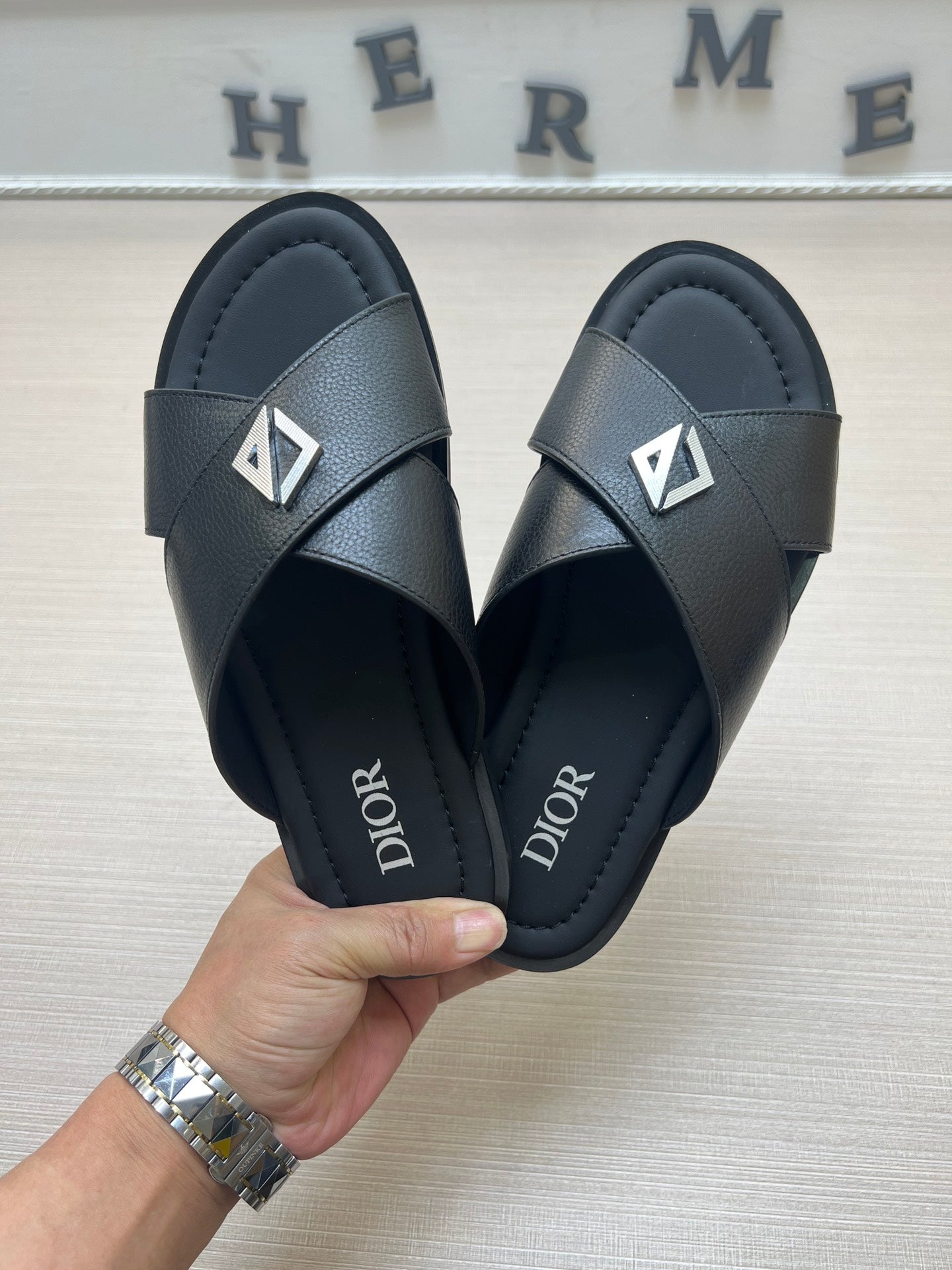 54D77ZDE Stylish slippers