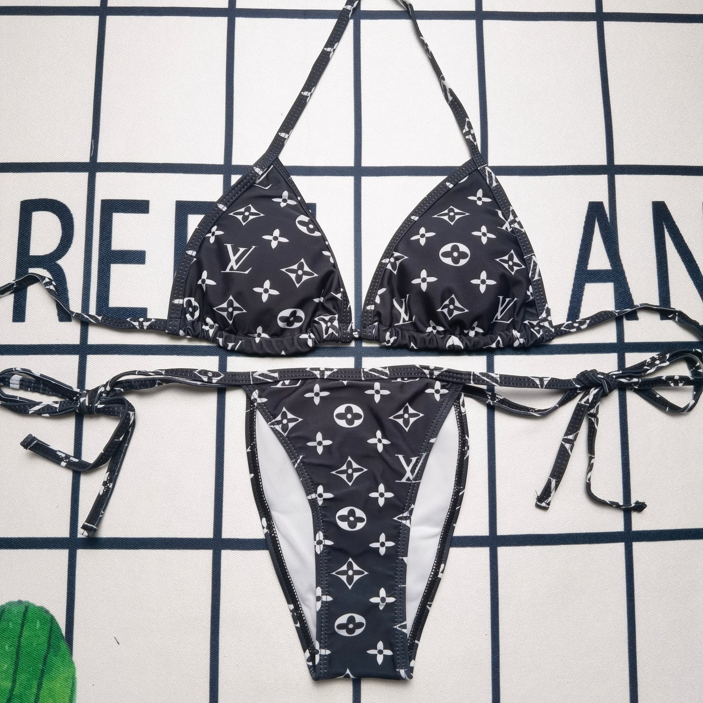 14E241YDE Stylish Bikini swimsuit