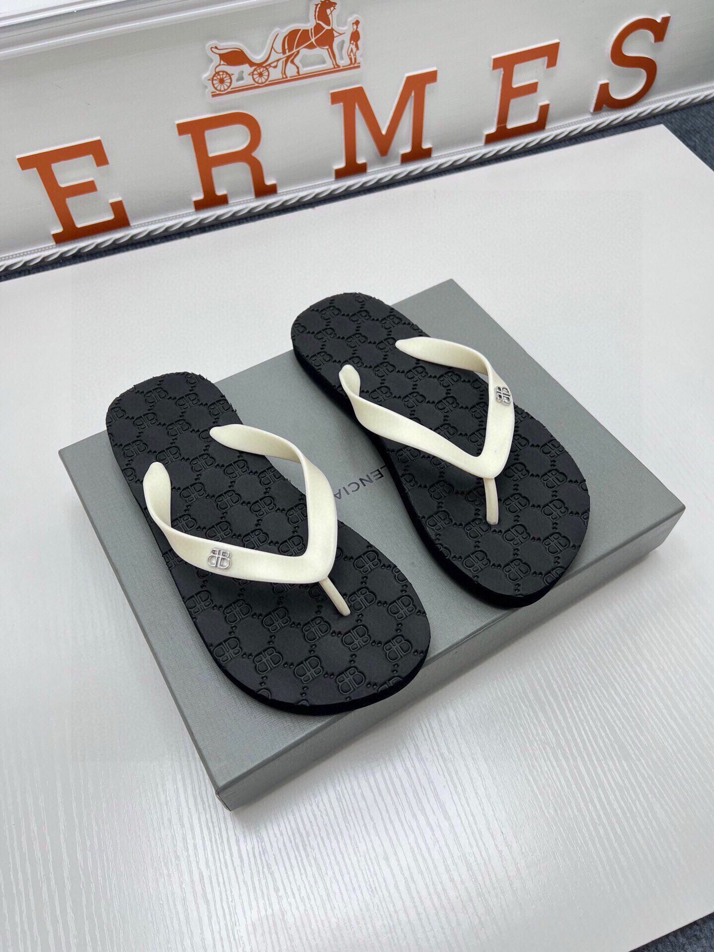 535ZJ297ZDE Stylish Slippers