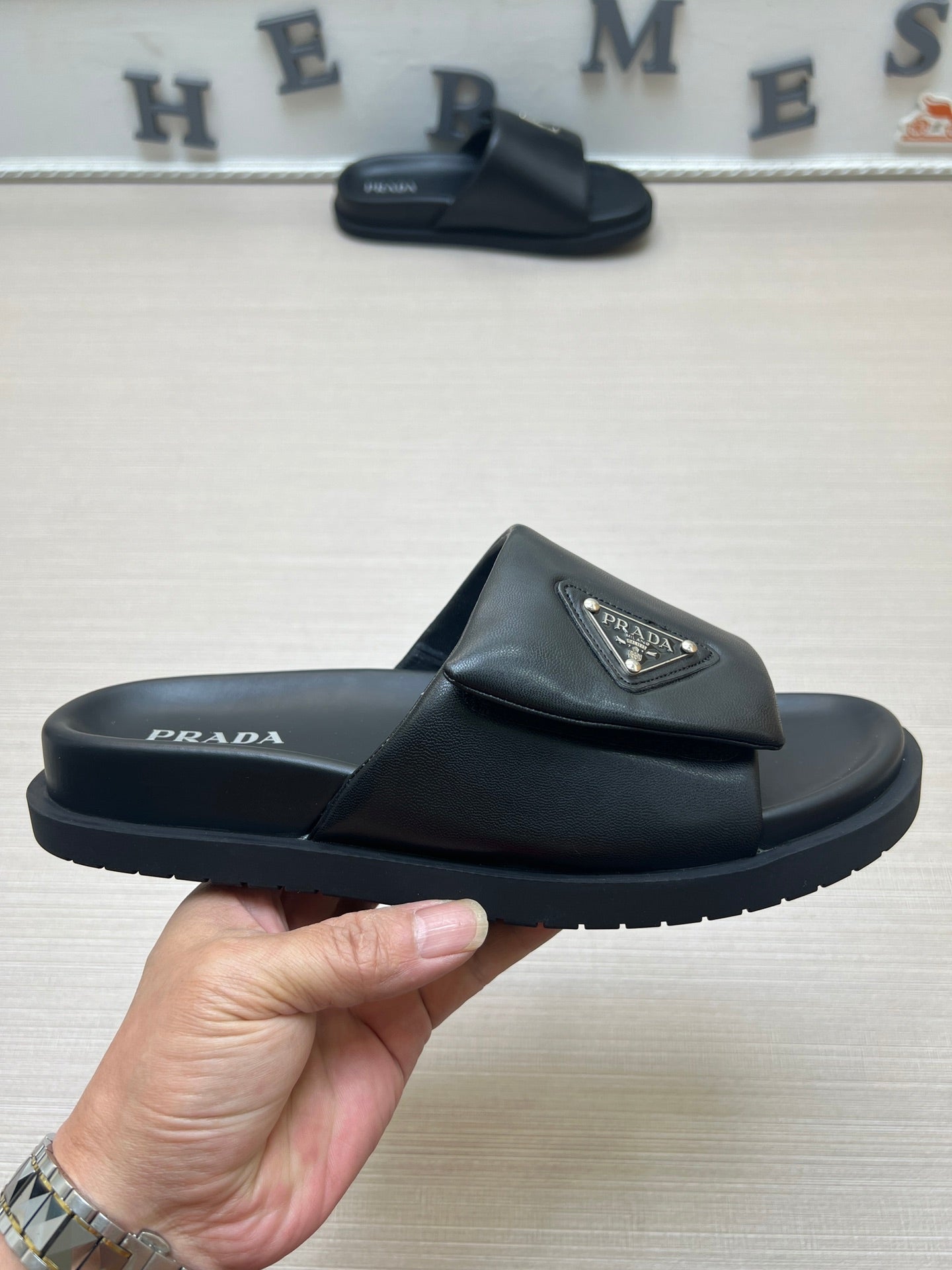 54PD5ZDE Stylish slippers