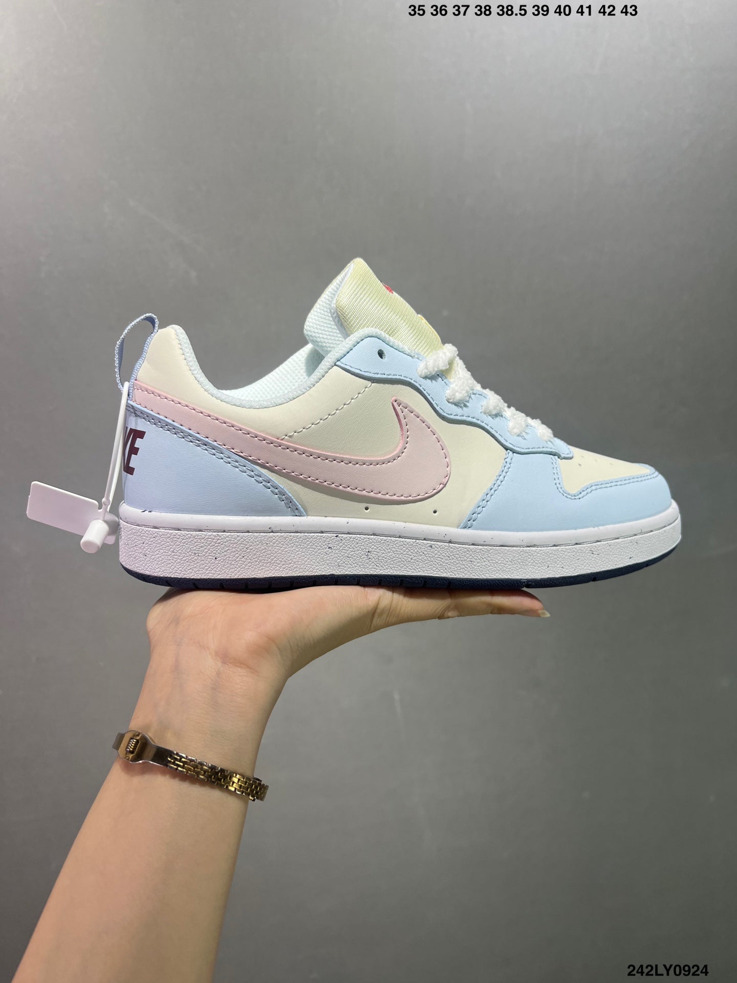 435ZA21ZDE Stylish shoes