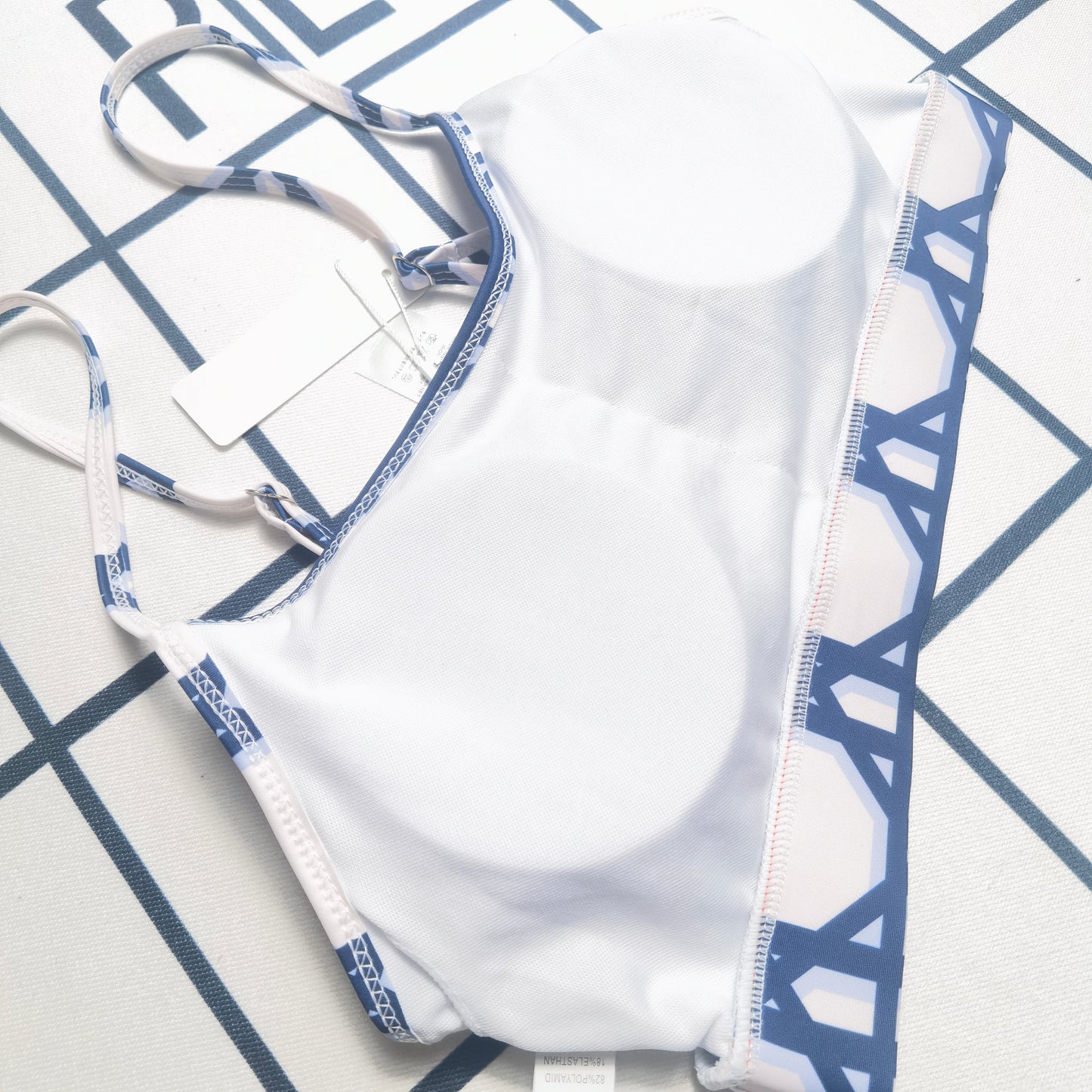 14D115YDE Stylish Long sleeve swimsuit