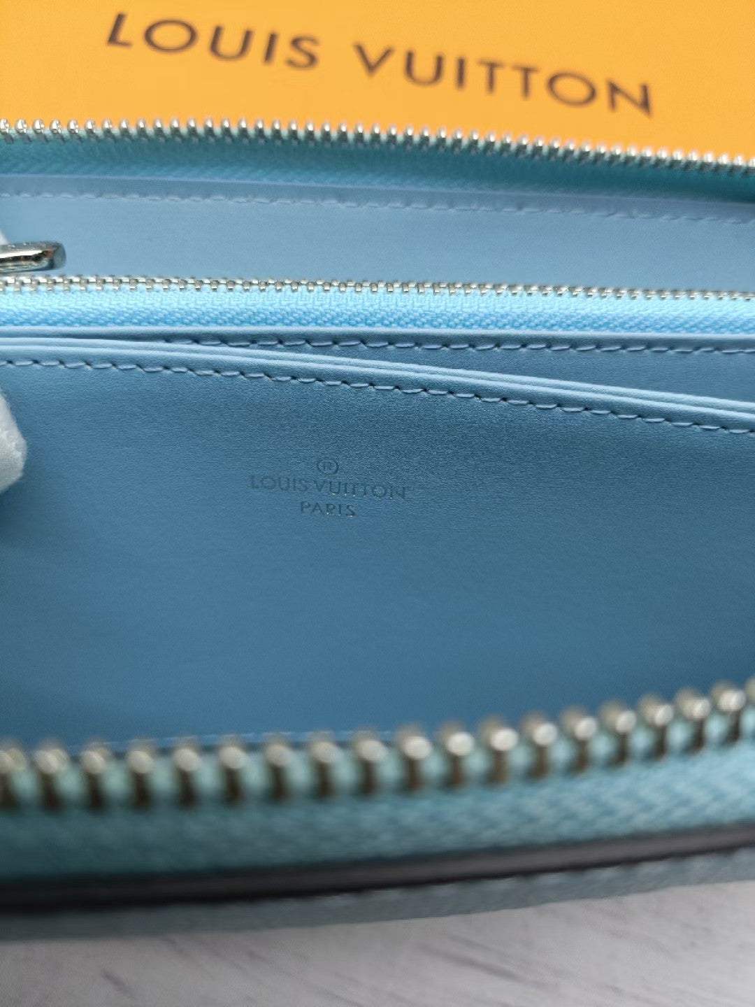 1XE102BDE Stylish leather wallets