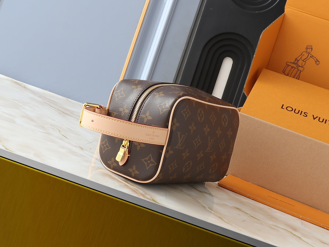 15RE69BDE Stylish leather bag