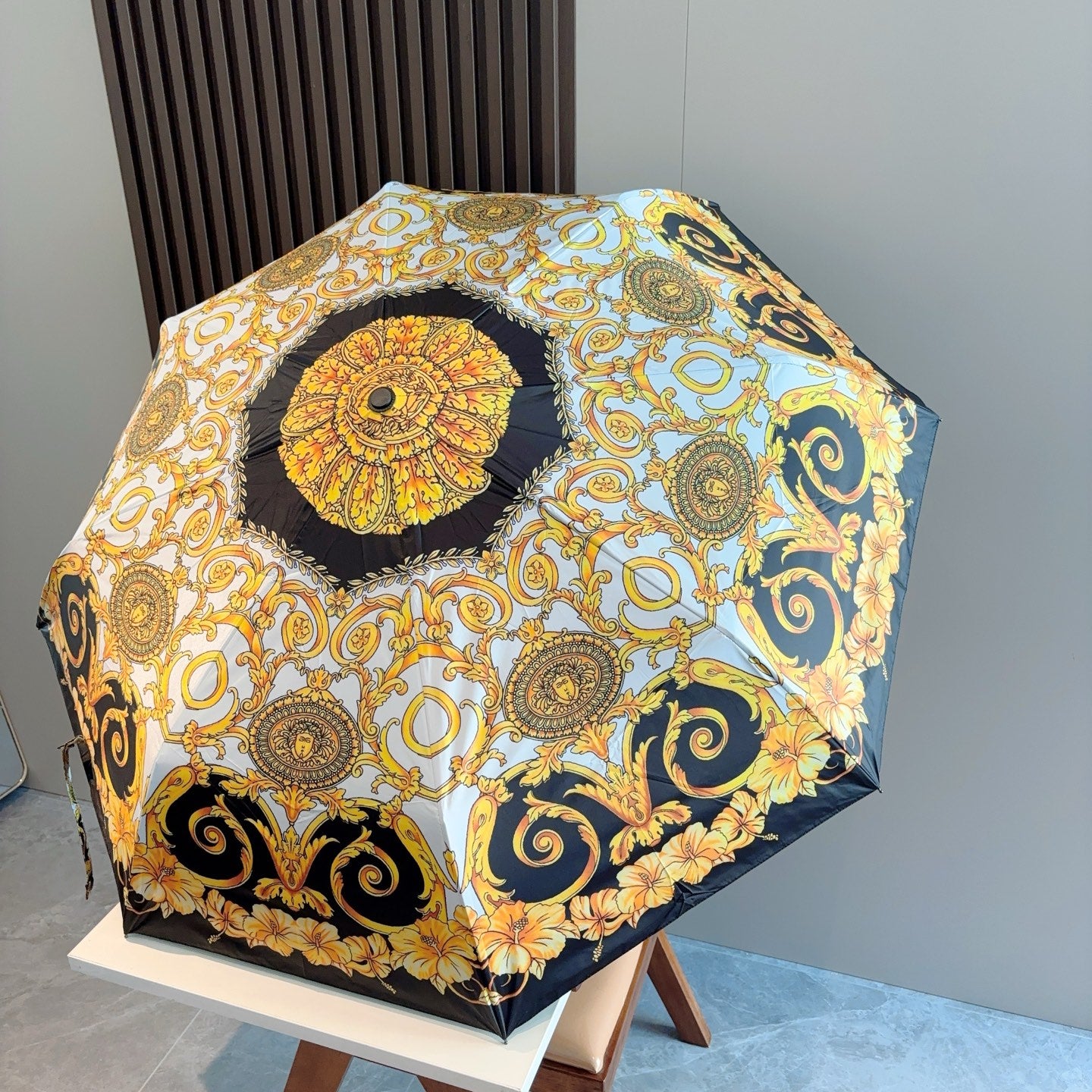 15RV83SDE Stylish UV resistant umbrella