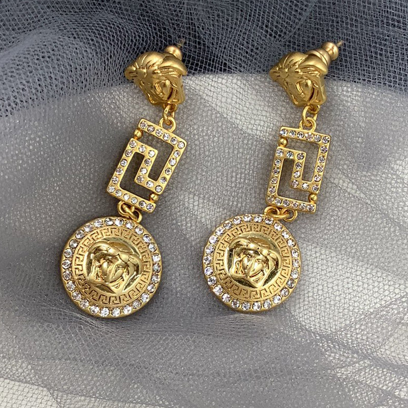 3V68EDE Stylish Earrings