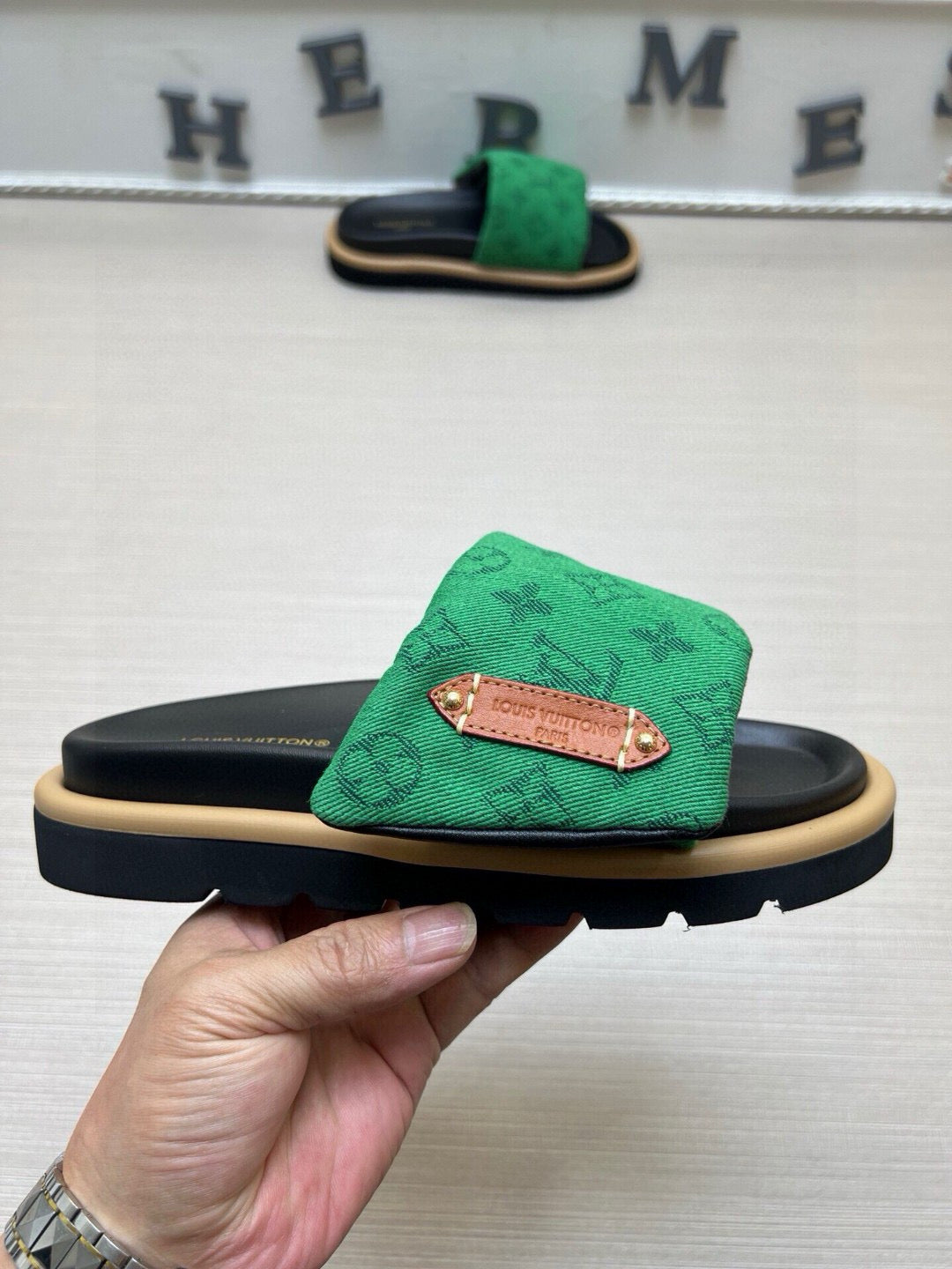 5QE8ZDE Stylish Slippers