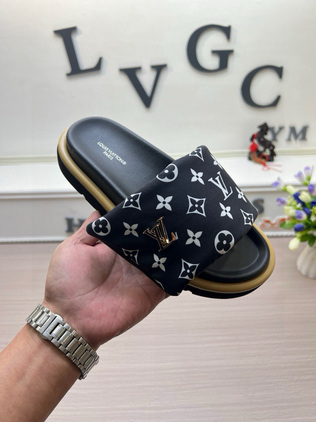 5QE10ZDE Stylish Slippers