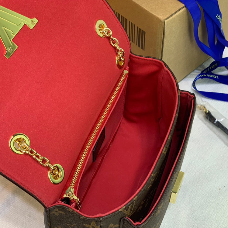 AE113BDE Stylish leather bag
