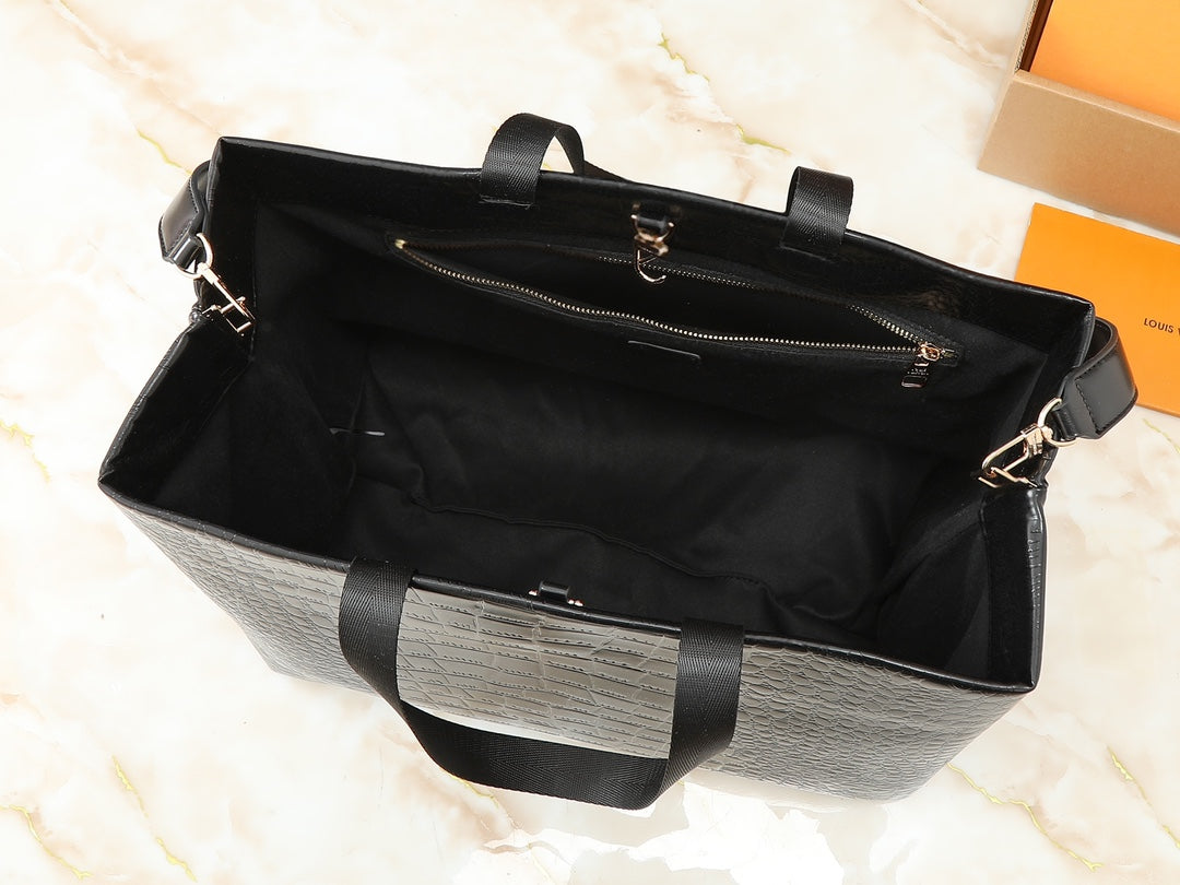15XE9BDE Stylish leather bag