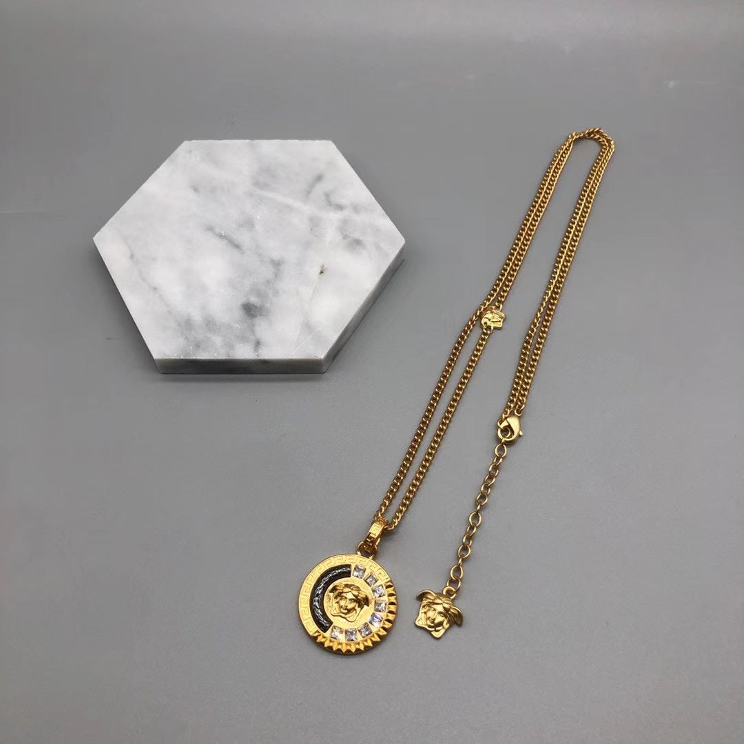 175RV82XDE Stylish Necklace