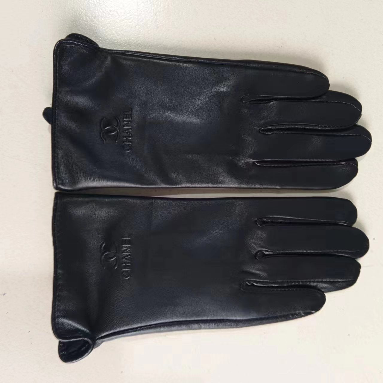 24C88SDE Stylish gloves