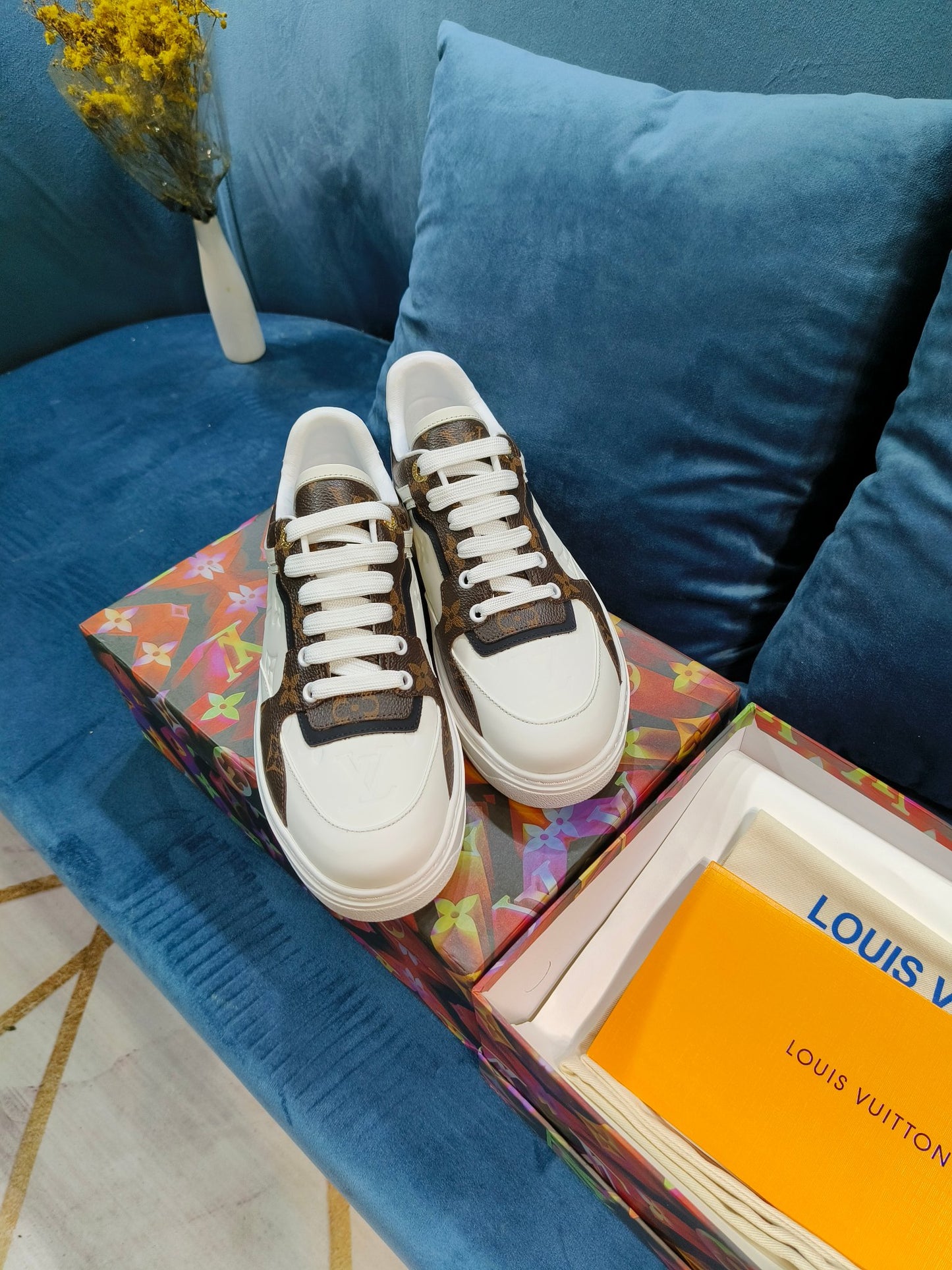2YE45ZDE Stylish Sneakers