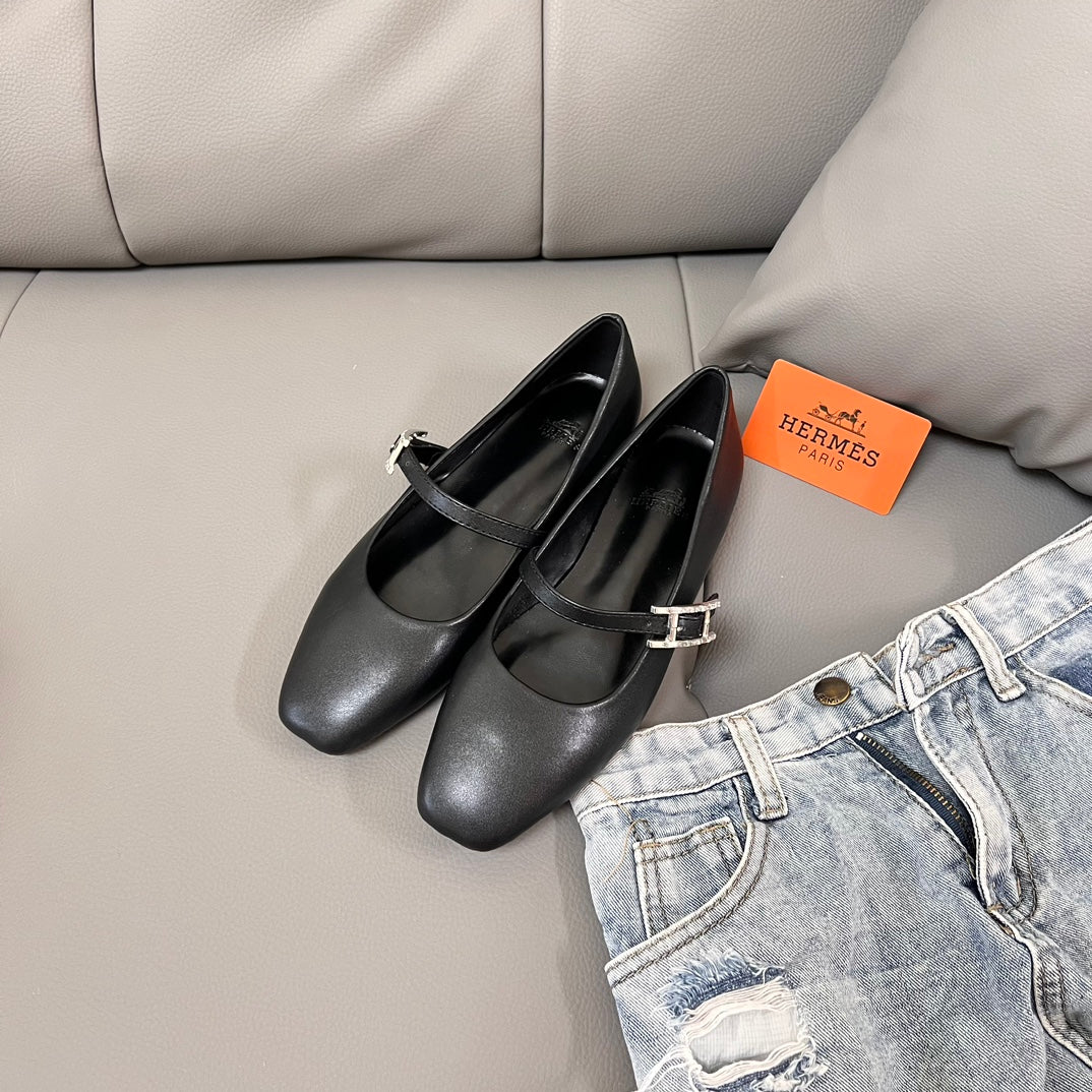1JE1ZDE Stylish leather boots