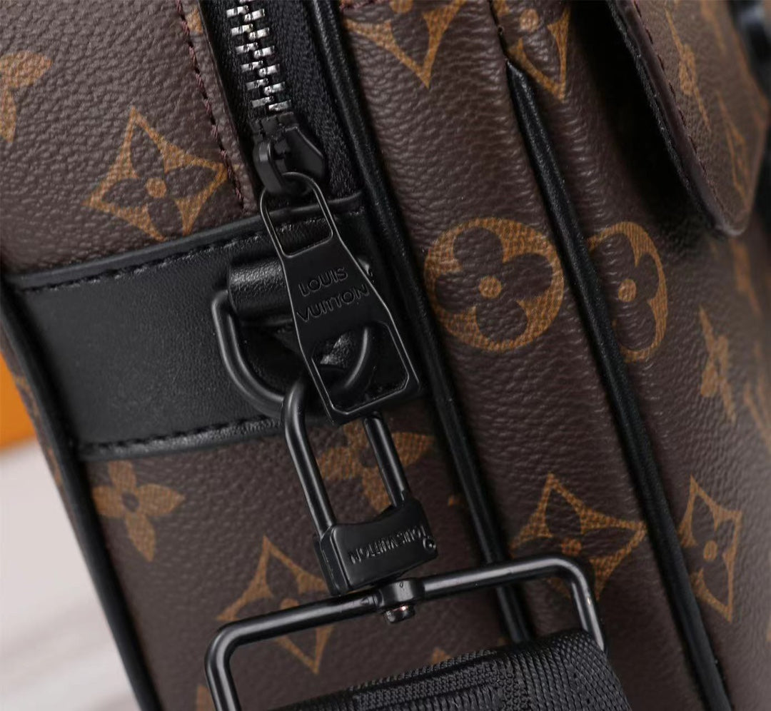 2XE137BDE Stylish leather bag