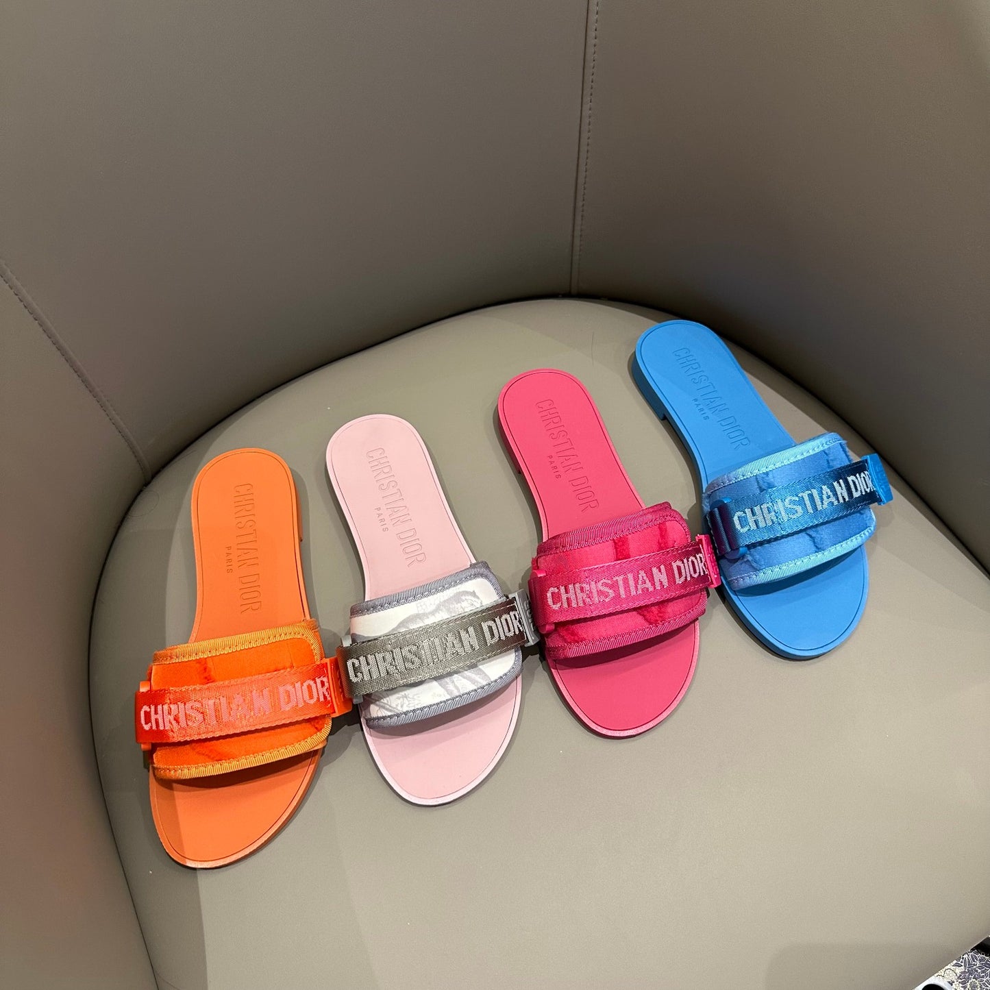 14D16ZDE Stylish slippers