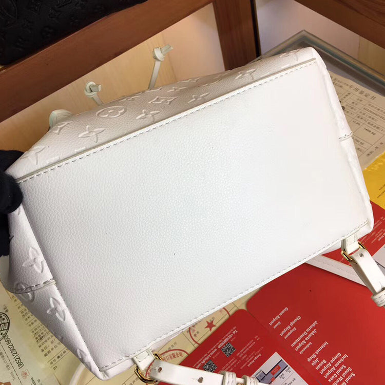 1E065BDE Stylish leather bag