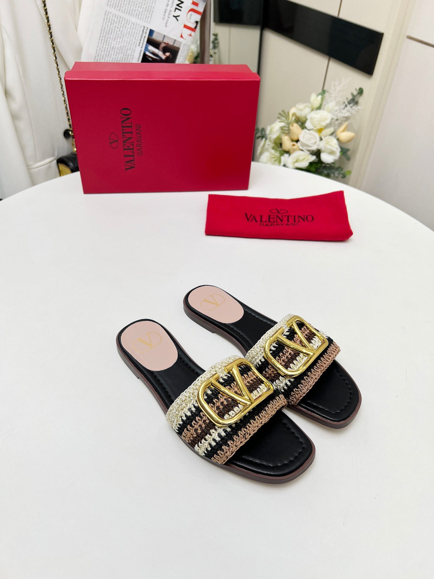 255QVL31ZDE Stylish leather Slippers