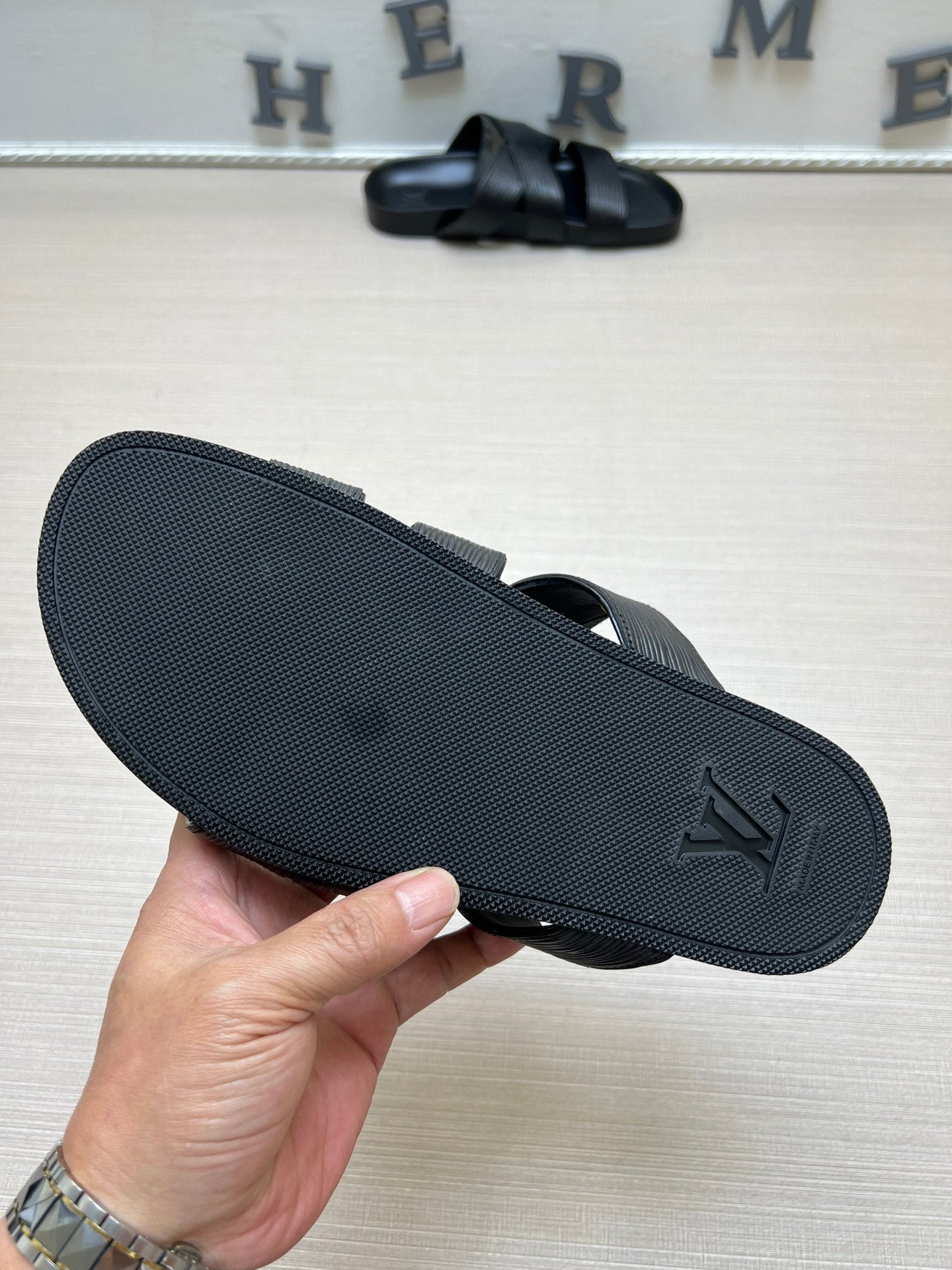 54E89ZDE Stylish slippers