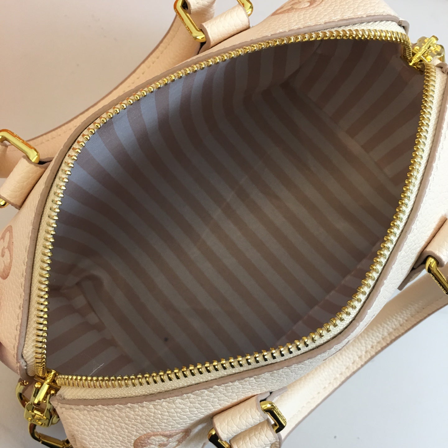 175NE9BDE Stylish leather bag