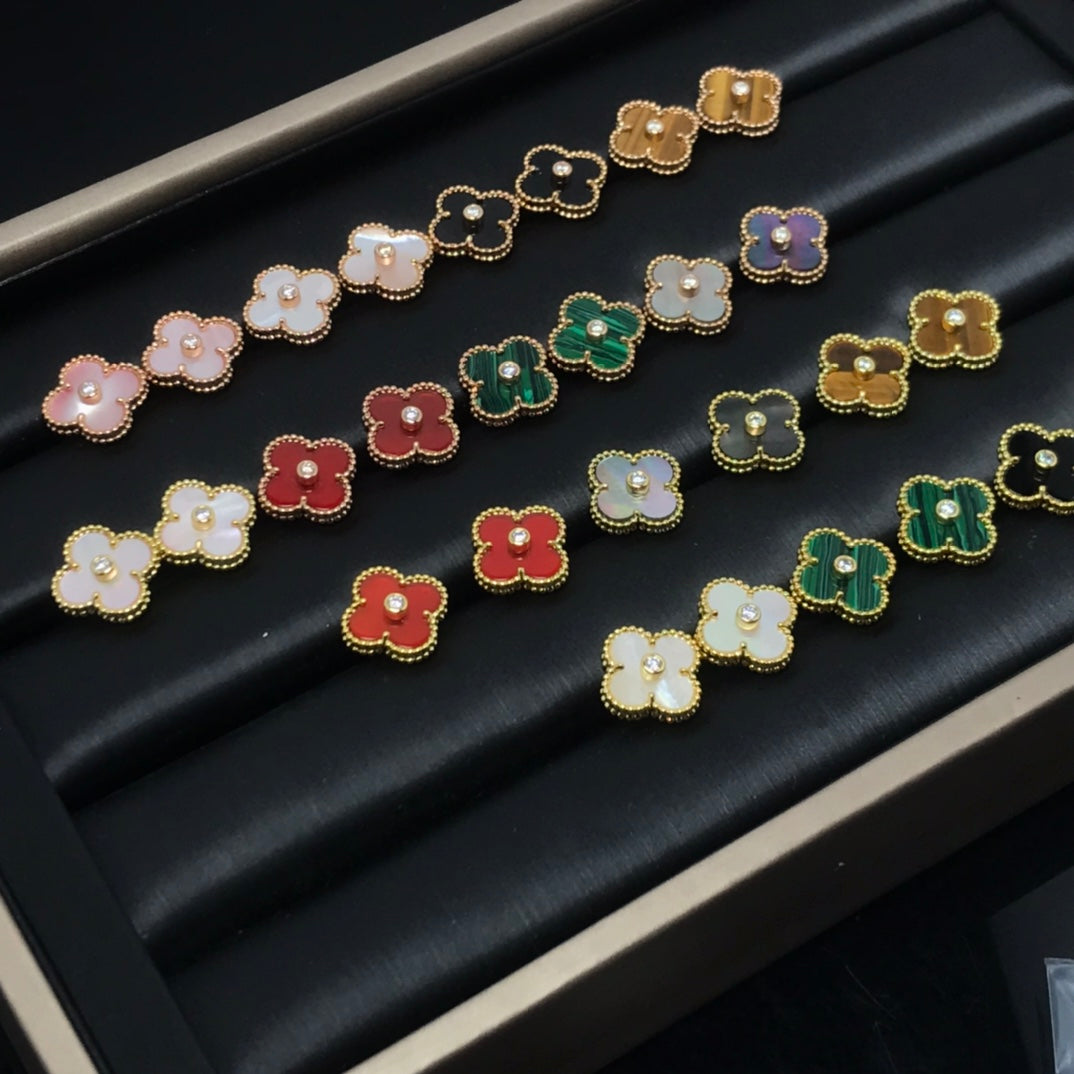 5XVA194EDE Stylish Earrings