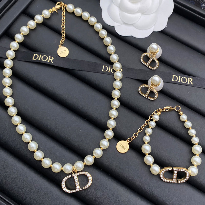 1D166XDE Stylish Earrings